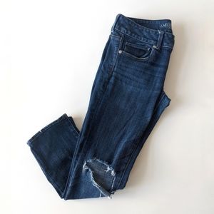 American Eagle distressed cropped skinny jeans w/ knee holes